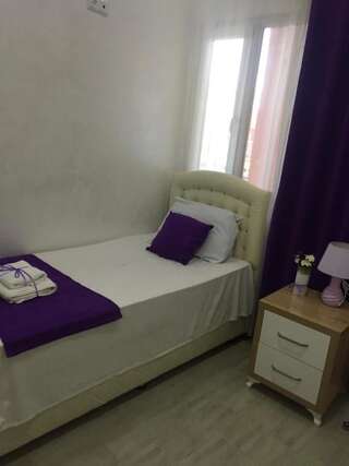 Гостевой дом Nikas Guest House Батуми Двухместный номер с 2 отдельными кроватями и балконом-17